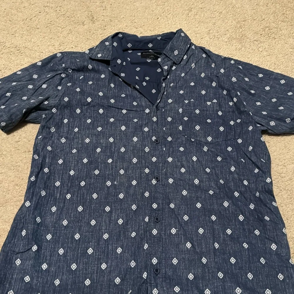 Men’s button down - Picture 1 of 2